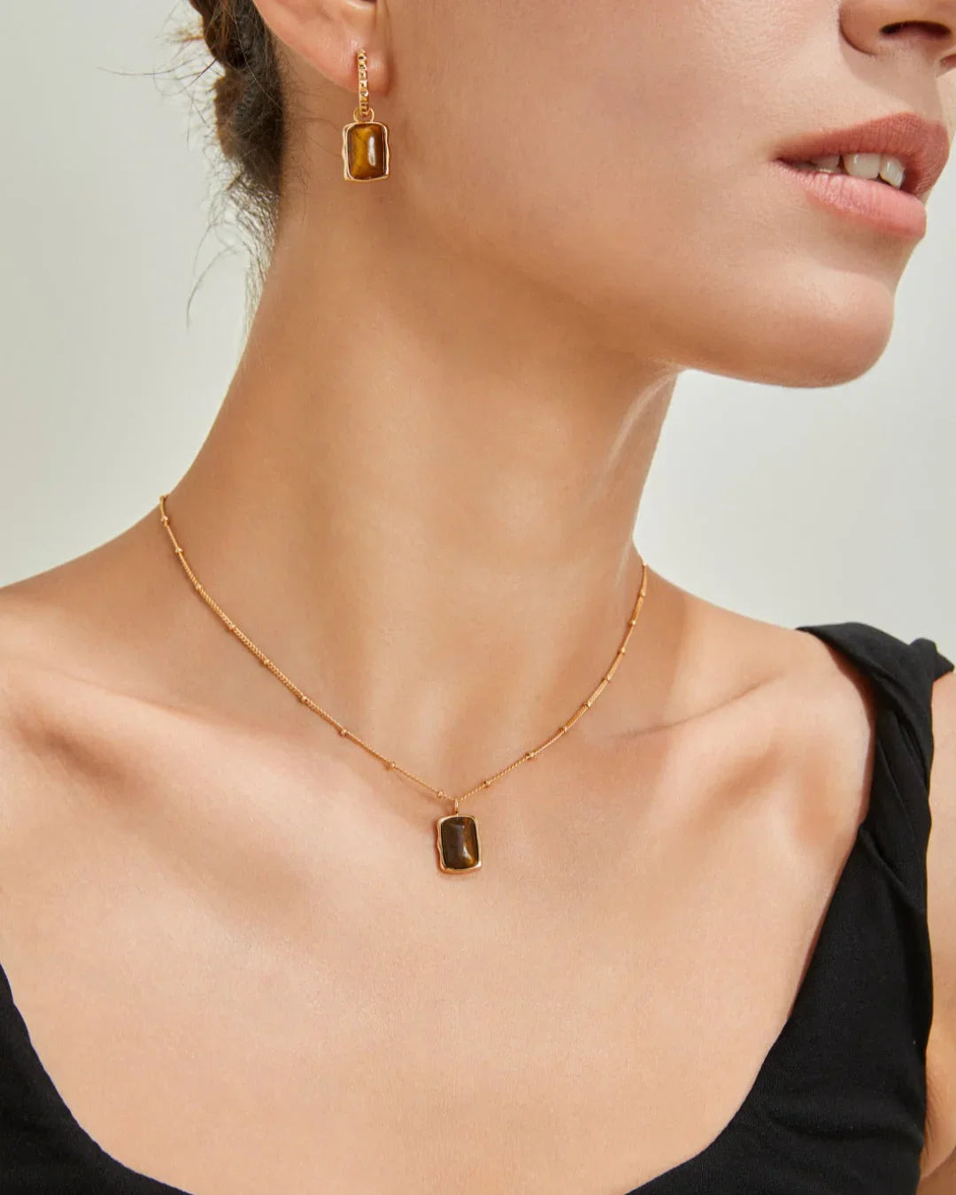 タイガーアイオービットネックレス