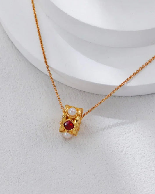 スカーレットパールフレイムネックレス