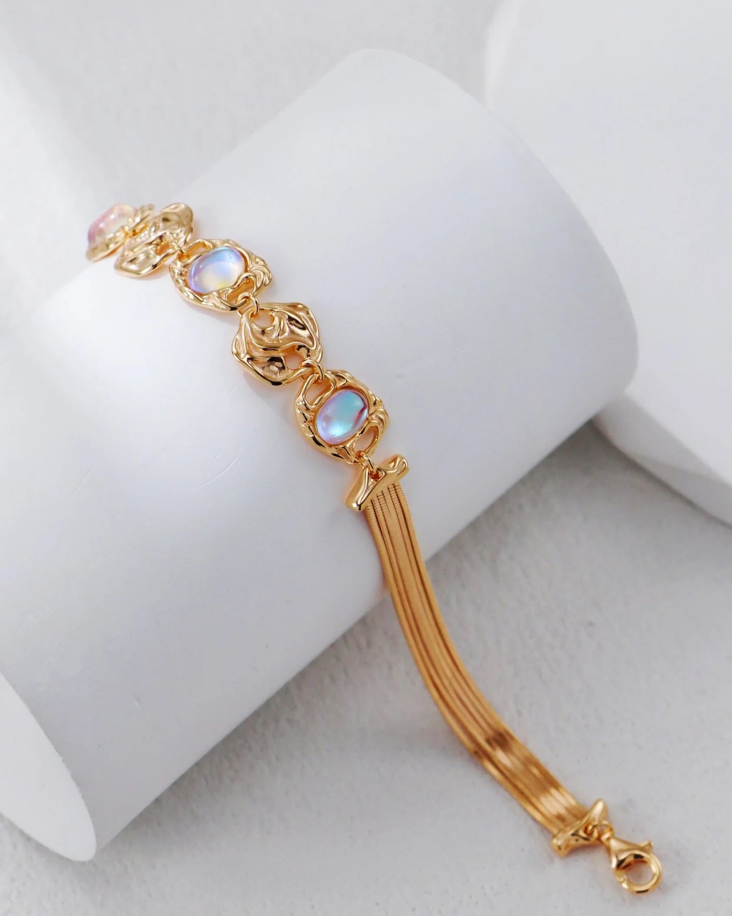 月明かりの夢のブレスレット