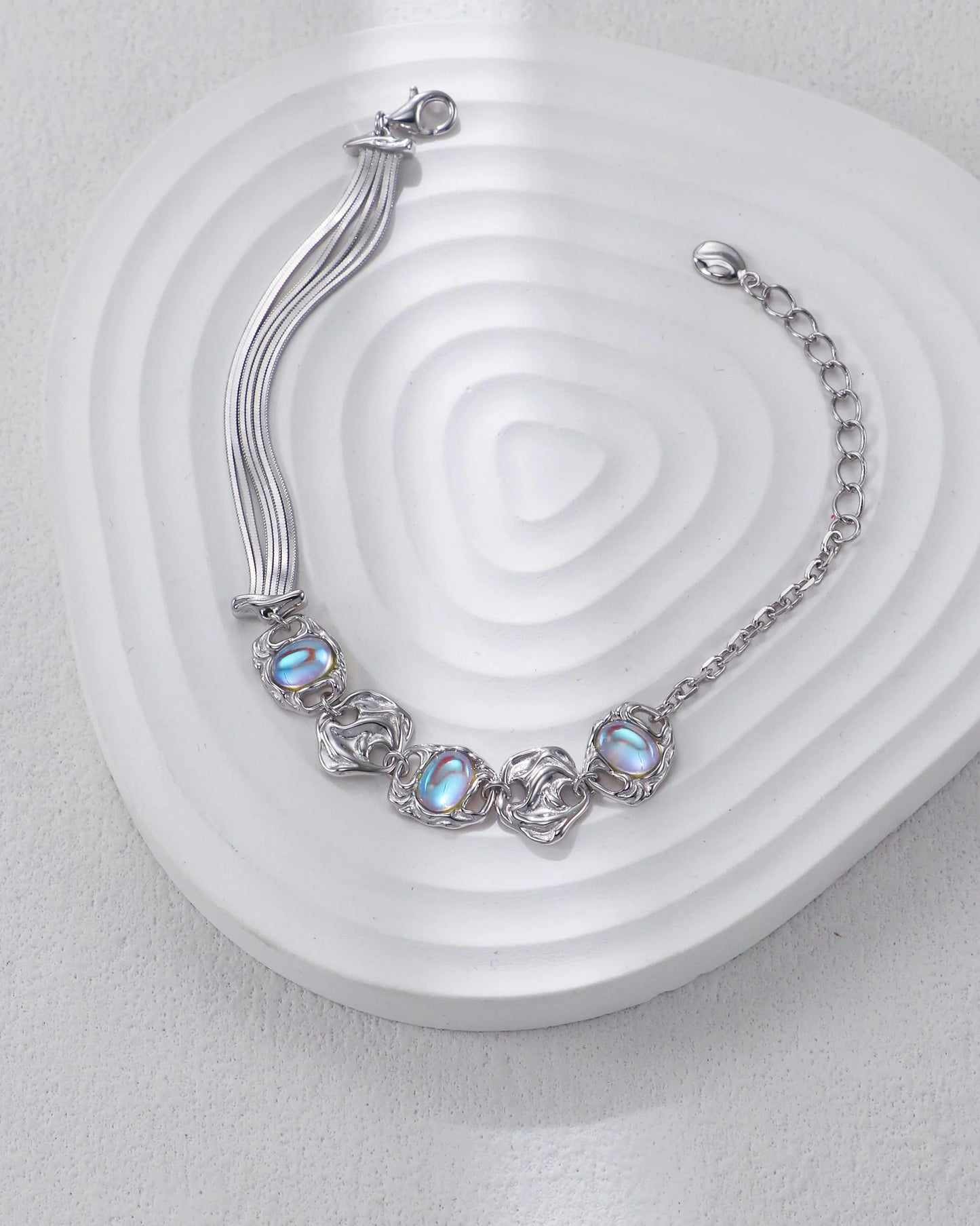 月明かりの夢のブレスレット