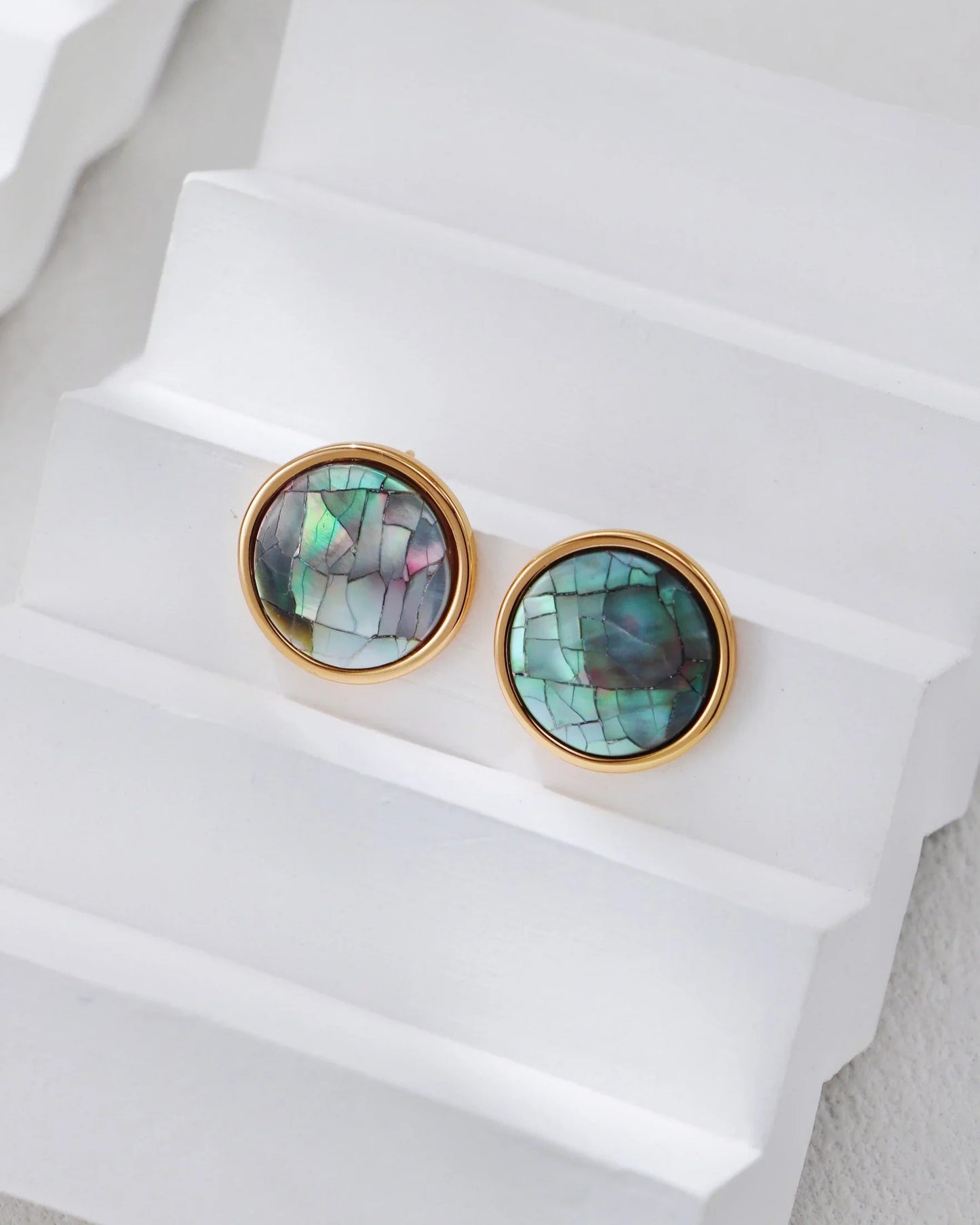 オーロラシェルクラックルイヤリング