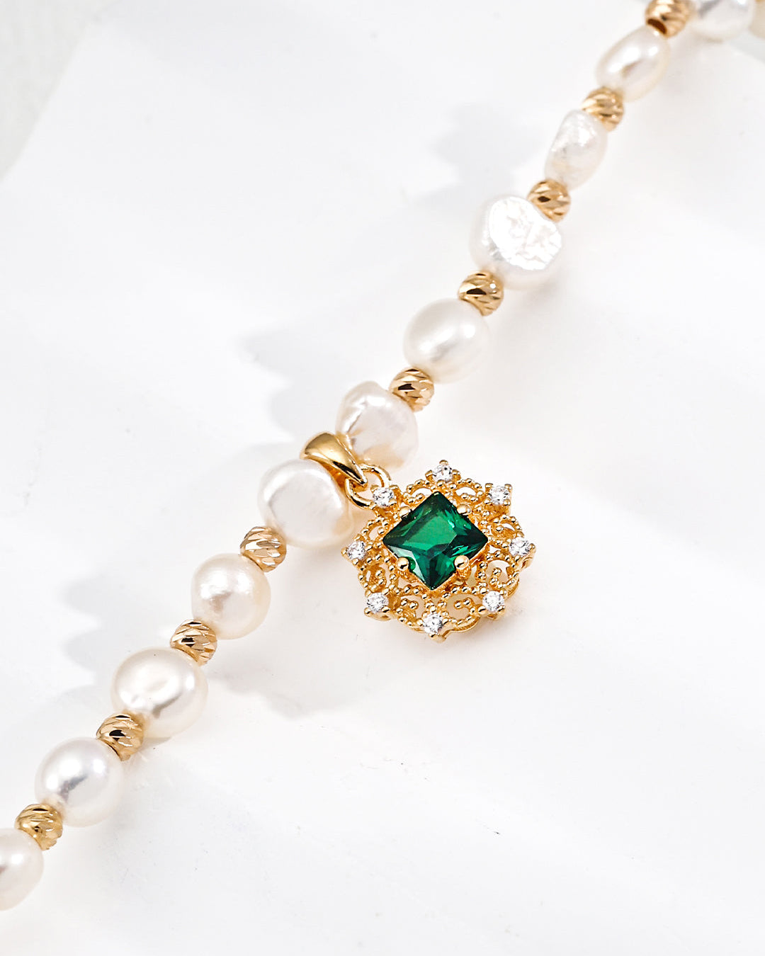 Regal Green Energy Pearl Bracelet